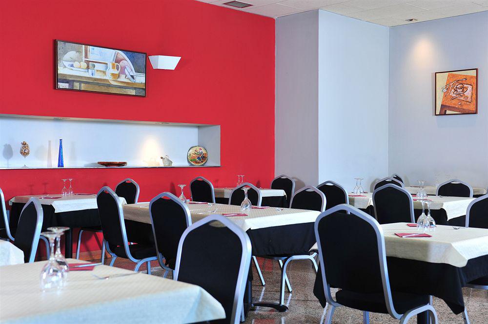 As Bellaterra Otel Cerdanyola del Valles Restoran fotoğraf